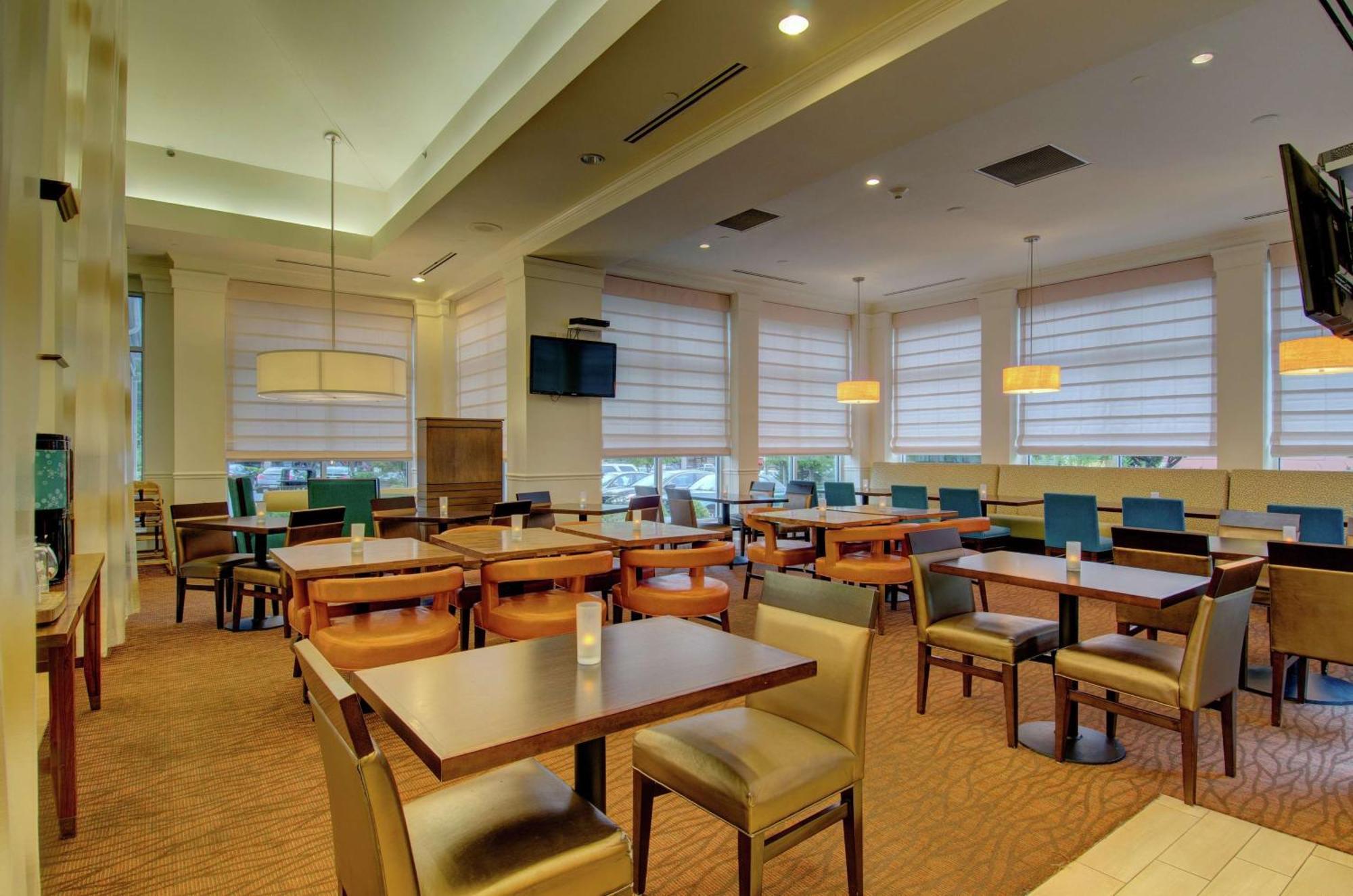 Hilton Garden Inn נורווק מראה חיצוני תמונה