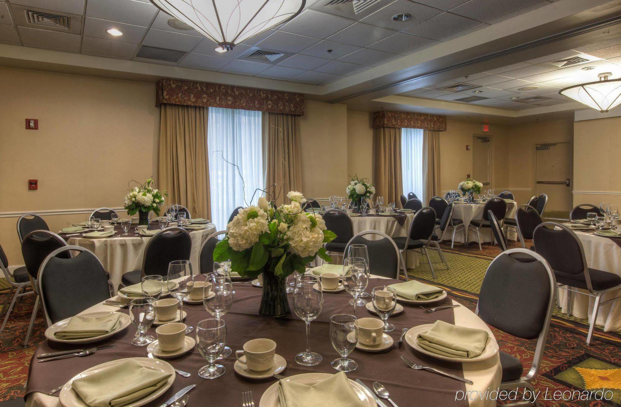 Hilton Garden Inn נורווק מסעדה תמונה
